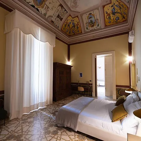 Palazzo Francesco Grassi 2* Aradeo