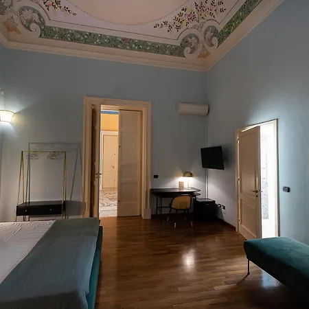 Palazzo Francesco Grassi 2* Aradeo