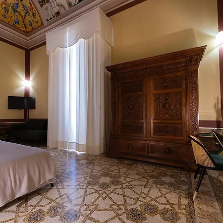 ベッド・アンド・ブレックファスト Palazzo Francesco Grassi 4*