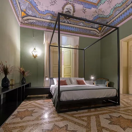 Palazzo Francesco Grassi 2* Aradeo