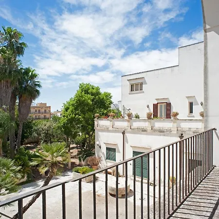 Palazzo Francesco Grassi B&B Aradeo