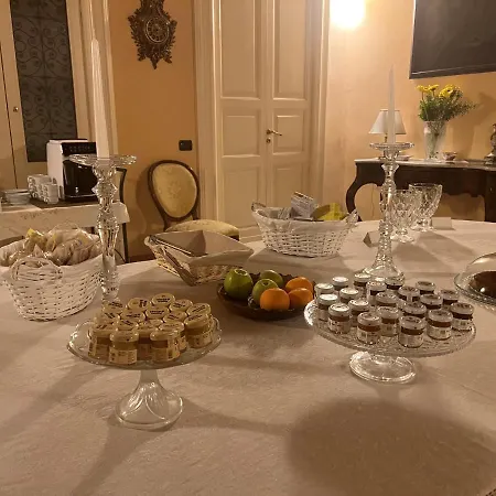 Palazzo Francesco Grassi 4* Aradeo