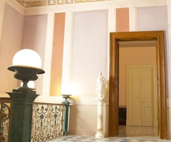 Palazzo Francesco Grassi 4* Aradeo